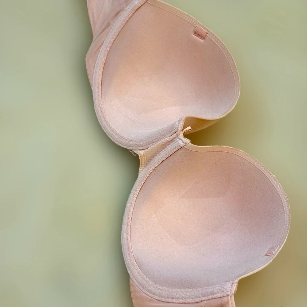 Victoria’s Secret Push-Up Strapless Bra 32DD Light Pink w/ Bow Charm